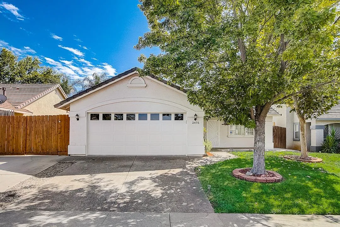 2475 Meadowland Way photo 1