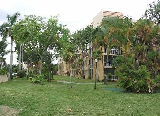 4th image of 6950 Miami Gardens Dr APT 2-504