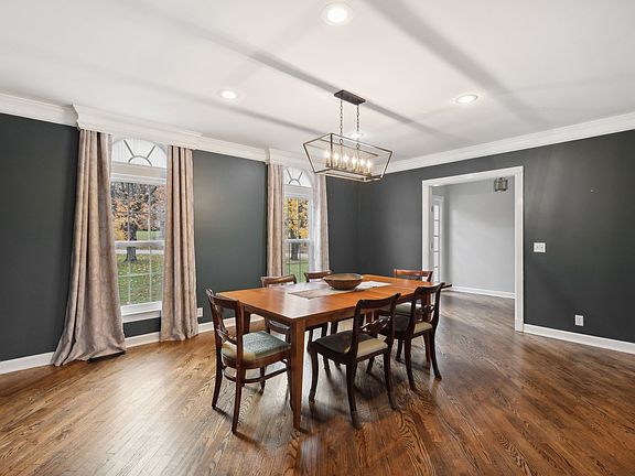 5th image of 701 Langford Ct