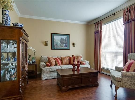3rd image of 3220 San Patricio Dr