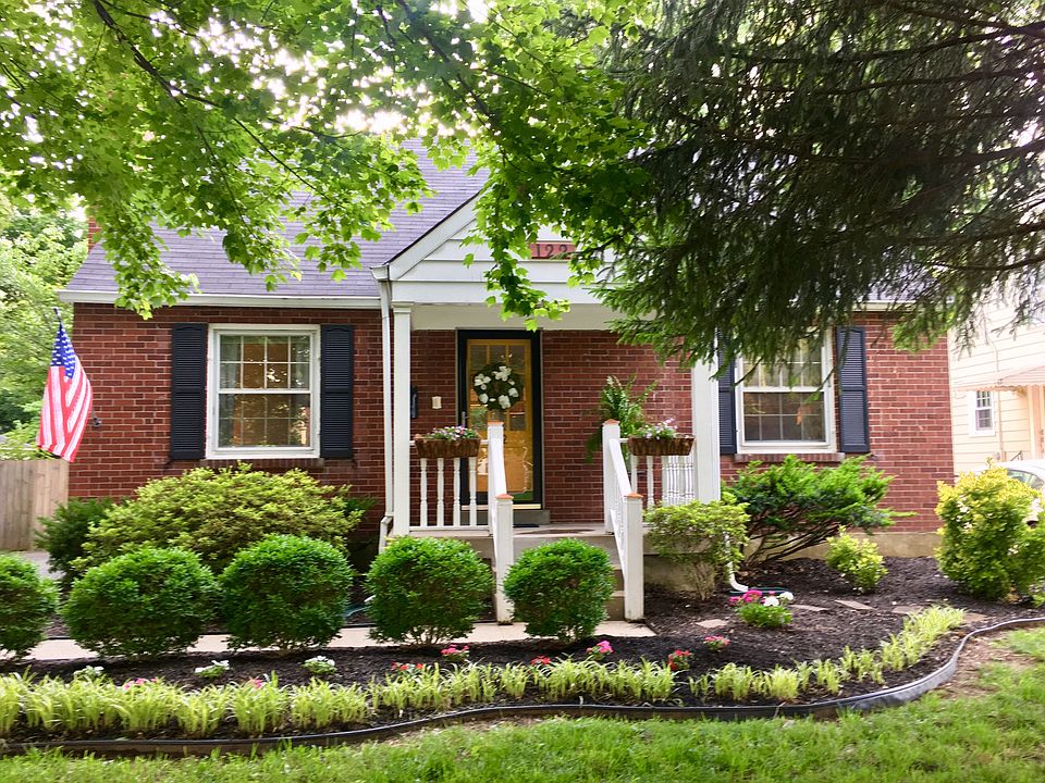 Welcome to 122 McArthur Dr!