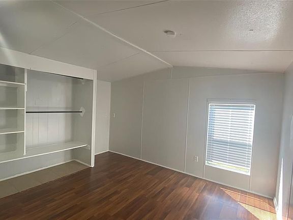 4th image of 2507 Bayou Ave
