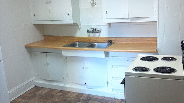 2nd image of 728 1st St SW