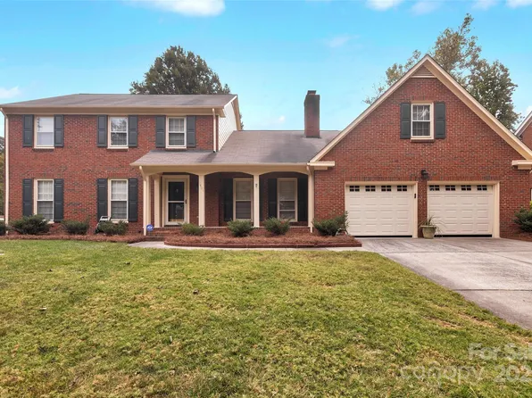 1401 Matthews Plantation Dr, Matthews, NC 28105