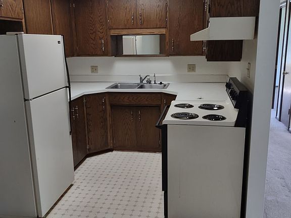3rd image of 555 Central Ave S #5