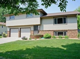 3905 4th St S, Moorhead, MN 56560