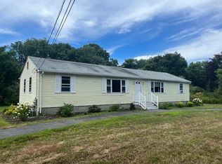 620 Dry Bridge Rd, North Kingstown, RI 02852