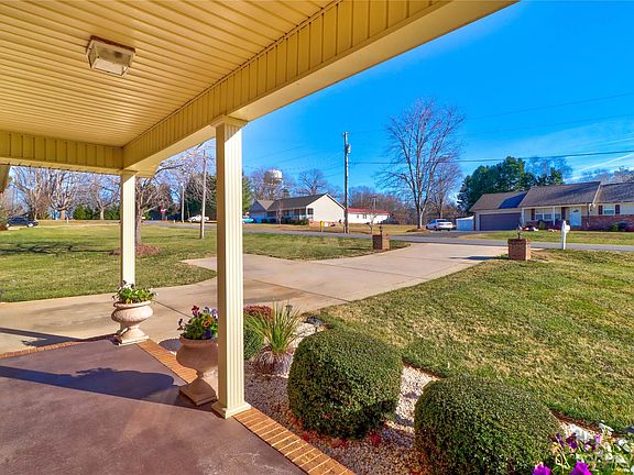 4th image of 112 Ethel Ln