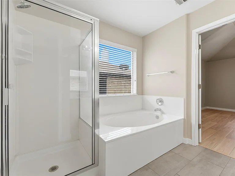 1004 Downridge Dr — Photo 29