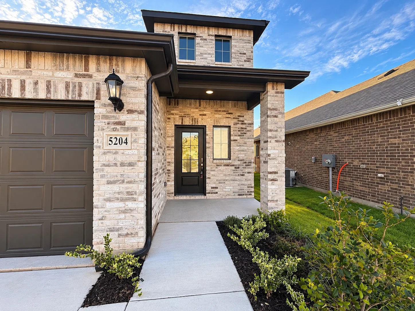 4 bed, 2.5 bath, 2055 sqft, $2,650 — Photo 4