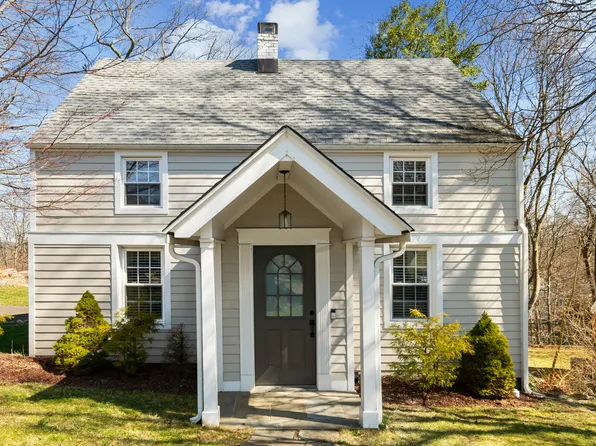 25 Sleepy Hollow Lane, Stamford, CT 06907