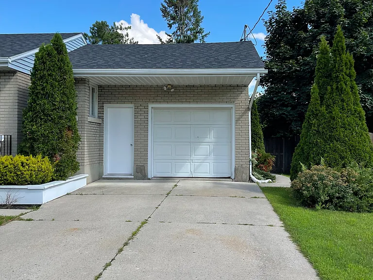 88 Hillcrest Dr — Photo 1