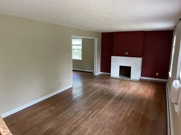 121 Evergreen Cir, Philippi, WV 26416