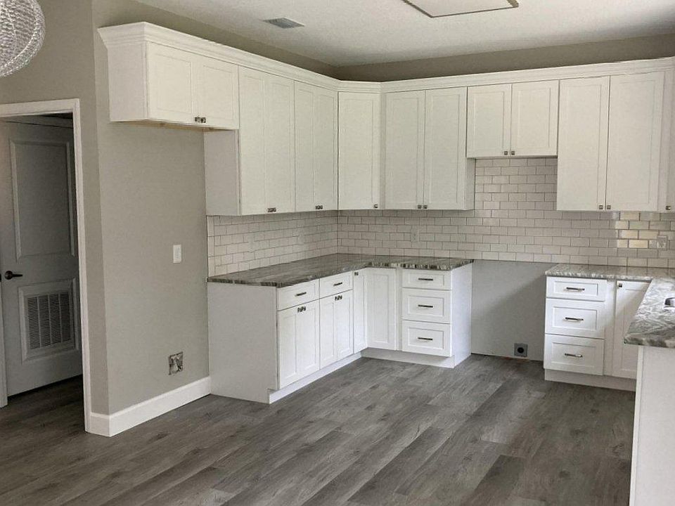 2nd image of 206 SE Sandia Way