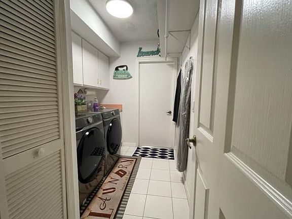 5th image of 1255 SE Naples Ln