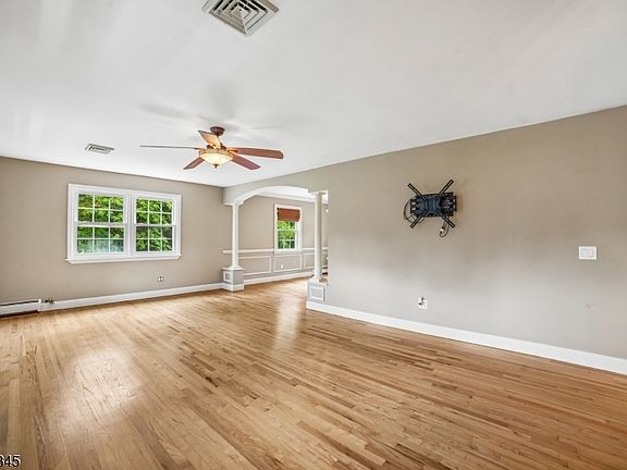 3rd image of 87 Reinman Rd