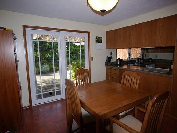 5th image of 5647 SE Woodhaven St