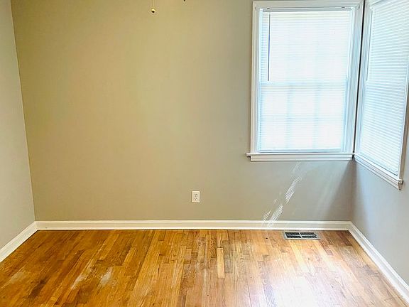 5th image of 109 Bradley Dr