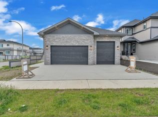 30 Avonlea Way, Spruce Grove, AB T7X 0Y3