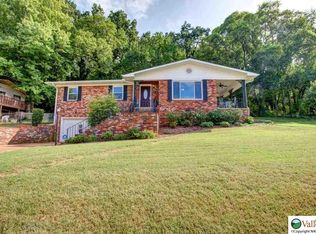 1914 Wooddale Dr NE, Huntsville, AL 35801