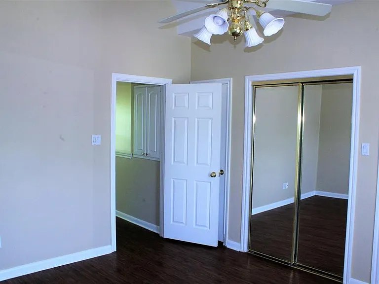 1616 Avenue N #6 — Photo 10