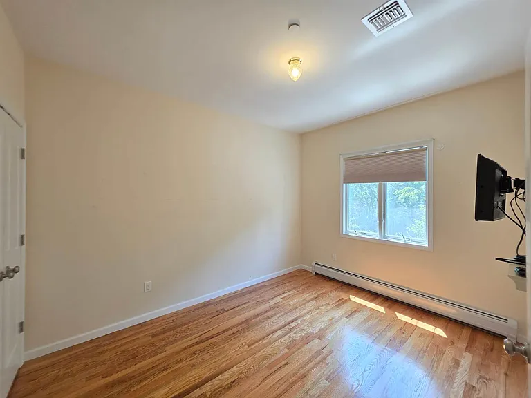 16 Allen Pl #2 — Photo 9