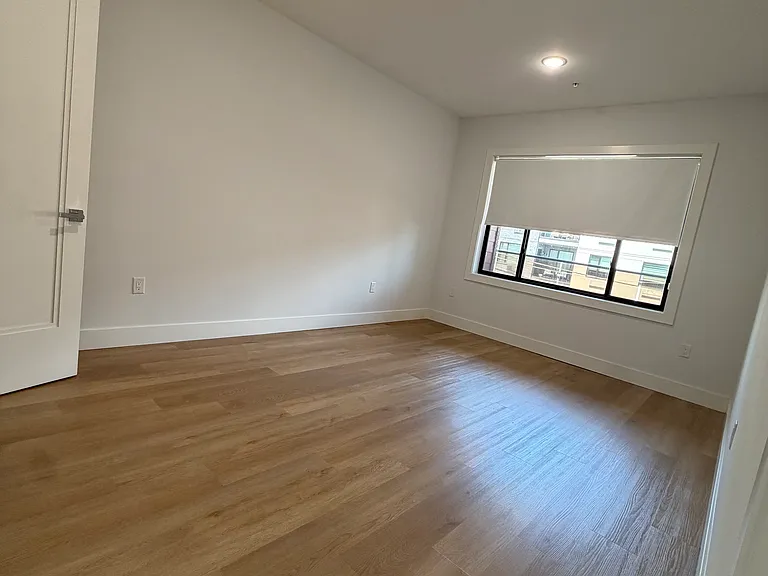 8800 Kennedy Blvd — Photo 14