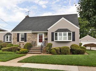 48A Fairfield Ave, Mineola, NY 11501