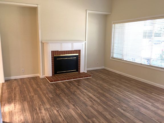 4th image of 1844 Shoreview Ave