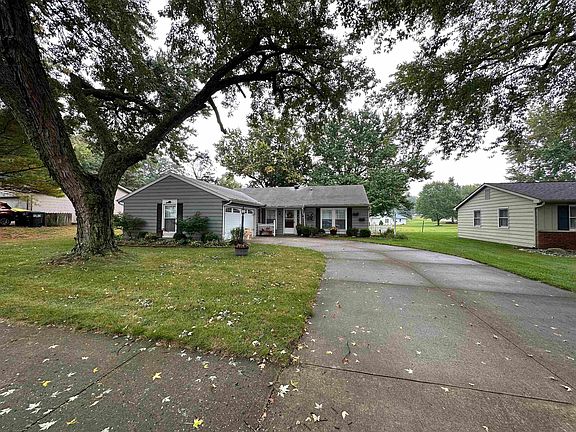 2nd image of 810 Glenwood Pl