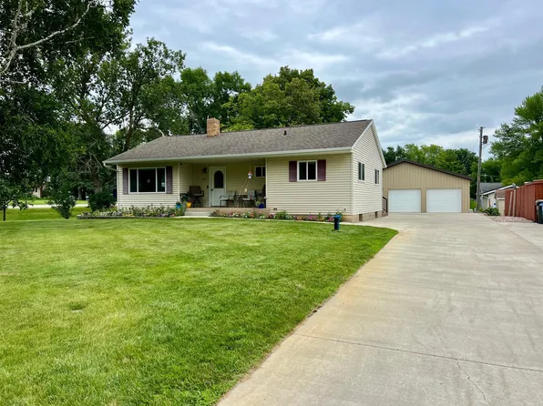 108 4th St N, Hoffman, MN 56339