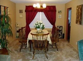 888 Newbridge Rd, Bellmore, NY 11710