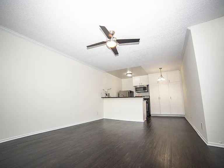 Parkview Apartments — Photo 17