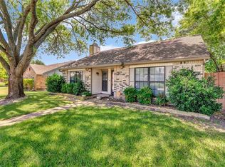 817 Plummer Dr, Cedar Hill, TX 75104