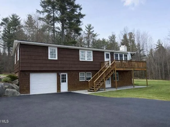 11 Continental Dr, Schroon Lake, NY 12870