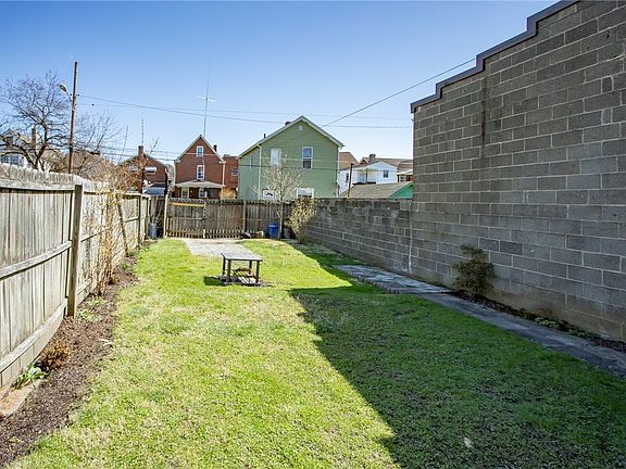 4th image of 1718 3rd Ave