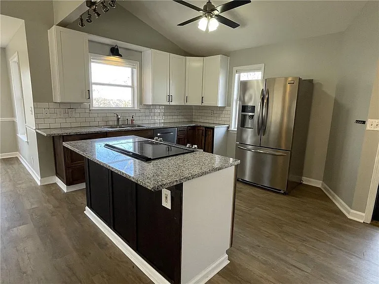 3492 Point View Cir — Photo 27