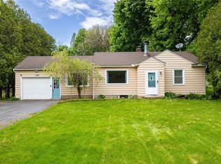 496 Manse Ln, Rochester, NY 14625
