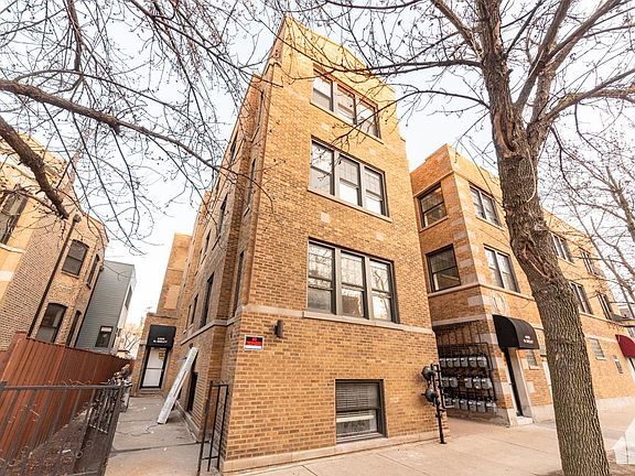 2nd image of 2021 W Montrose Ave #4409-1B