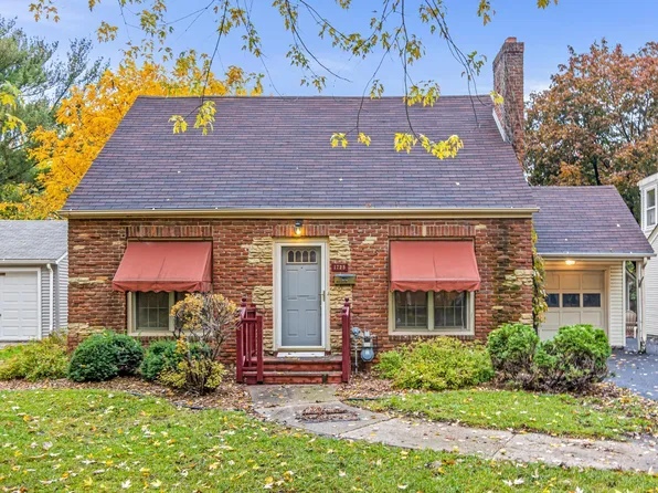 1725 Simpson St, Falcon Heights, MN 55113