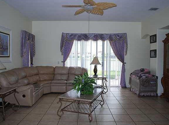 3rd image of 4957 Victoria Cir