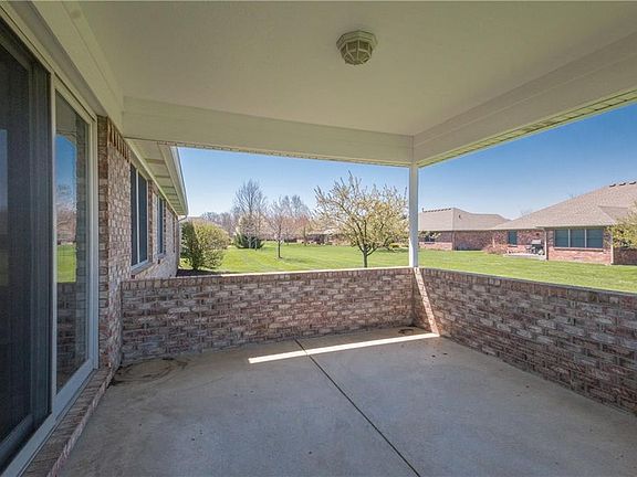 3rd image of 1812 Pine Cone Dr