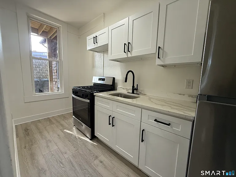44 Franklin St — Photo 4