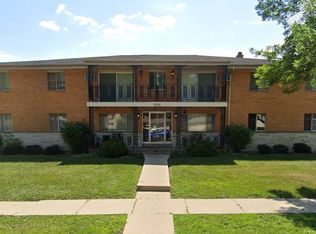 10121 W Sharon Ln UNIT 4, Milwaukee, WI 53225