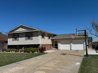 5508 Comanche Rd, Great Bend, KS 67530