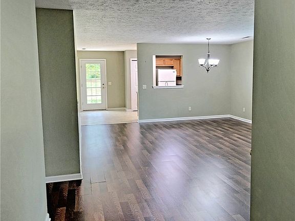 5th image of 330 Park Dr SE