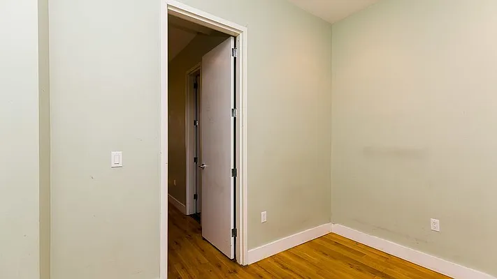 Rented by Nooklyn NYC LLC | media 53