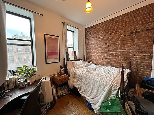 2nd image of 640 Willoughby Ave #7