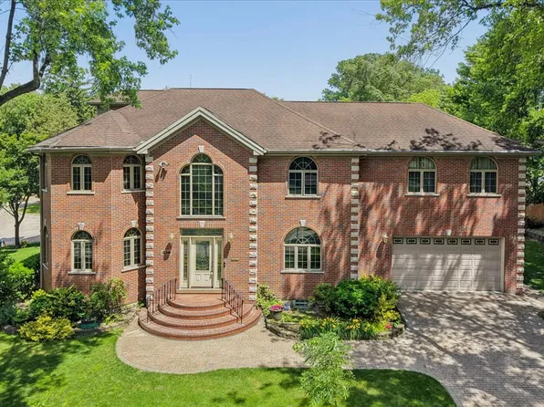 238 Westmoreland Dr, Wilmette, IL 60091