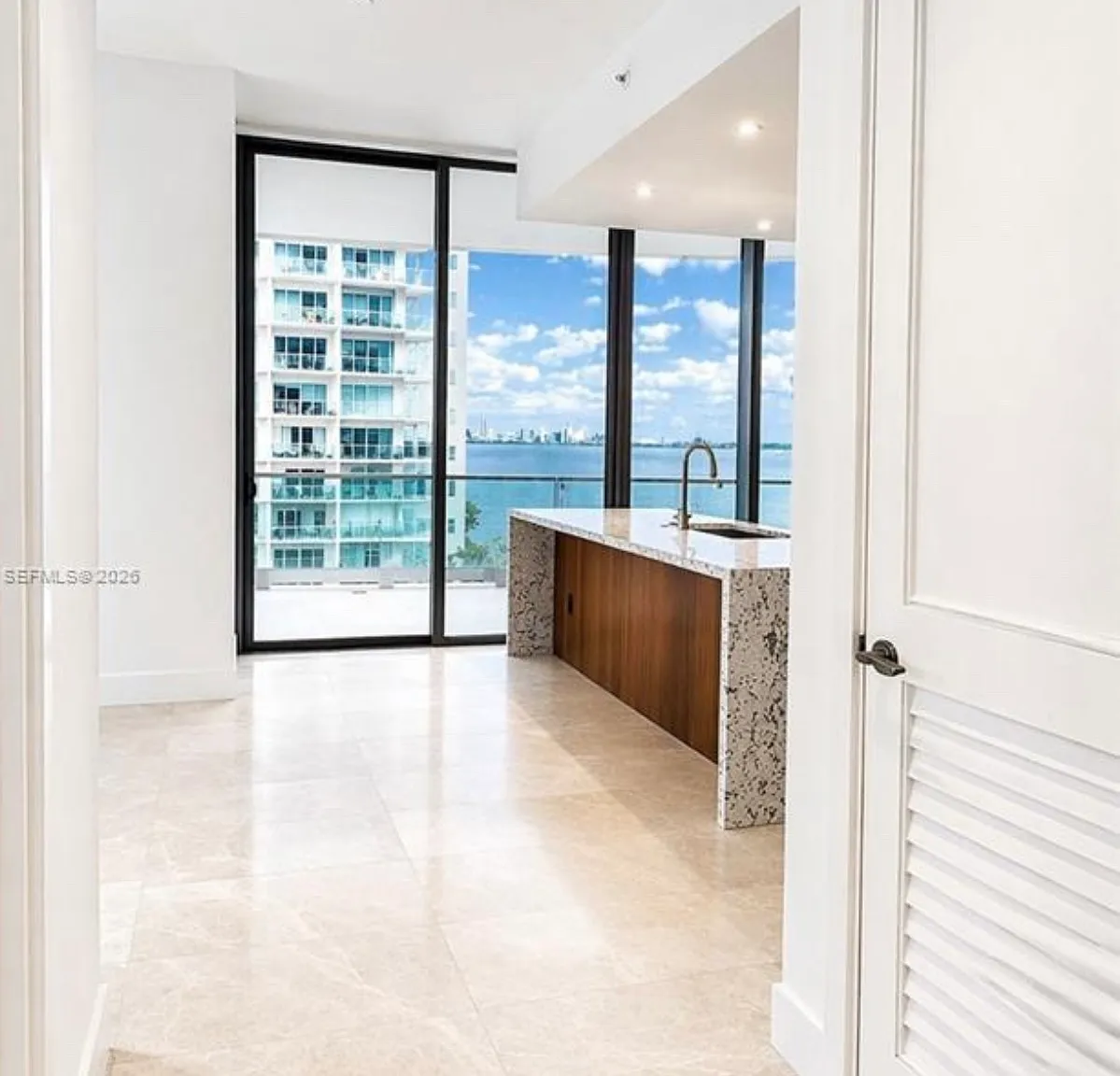 2 bed, 1102 sqft, $9,150 — Photo 2